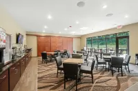 Cobblestone Hotel & Suites-Bellefontaine - 2-Star