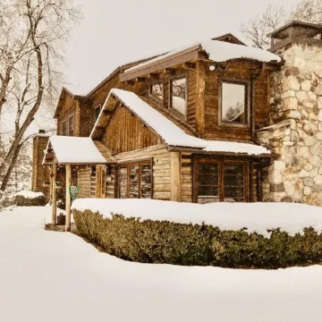 Engen Hus Bed and Breakfast