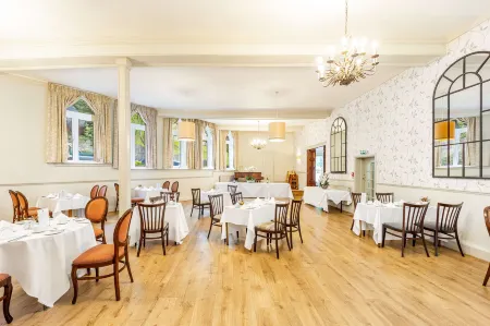 Best Western Limpley Stoke Hotel Отели рядом с достопримечательностью «Университет Бат»