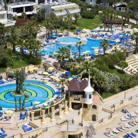 Fantasia Deluxe Hotel