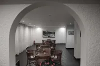 Royal Aparthotel City Centre - 2-Star