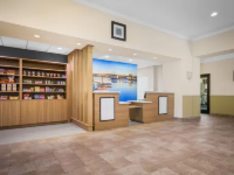 La Quinta Inn & Suites by Wyndham Stonington-Mystic Area Hotels in Stonington