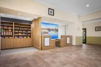 La Quinta Inn & Suites by Wyndham Stonington-Mystic Area