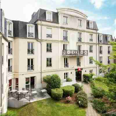 Hôtel Ibis Valenciennes Centre Hotel Exterior