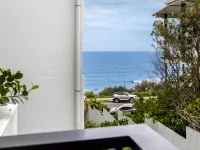Coastal Bliss: 3-Bedroom Retreat with Pool