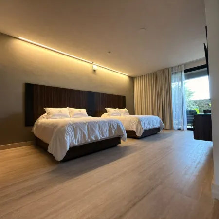 HOTEL MONTES SUITES