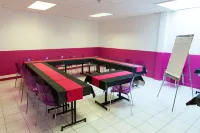 Hotel de La Gare Hotels in Quimper