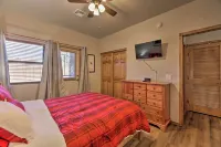Show Low Condo w/ Grill, Near Lake & Trails! - 3 étoiles