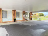 Beachcomber Motel & Apartments