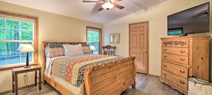 Tranquil Cabin Getaway Near Red Cedar Lake! Hotels in Barron County