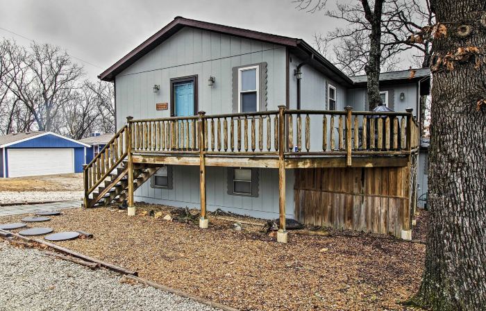 Stockton Lake Escape w/ Kitchen, Half Mile to Lake