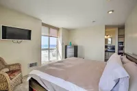 Beachfront Oceanside Condo w/ Pool & Hot Tub! - Apartments