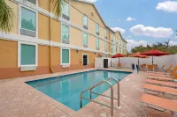 Best Western Wesley Chapel - Pools