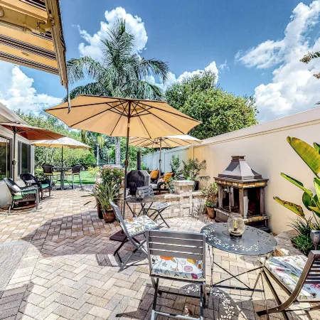 1 Mi to Lake Sumter! Family Retreat w/ Large Patio
