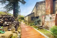 Yard & Patio: Quiet & Well-Stocked Riverside Home - 2-Star