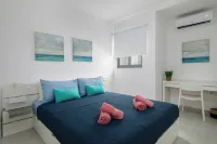 Cosy & Modern 1 BR APT - 2 mins from sea - Homestays
