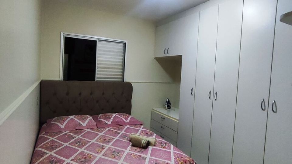 Room with private bathroom in a complete apartment