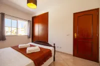 FF 03 - Bedroom 3 in Sea Breeze Guesthouse
