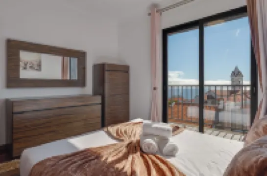 Andrade's Villa by HRM