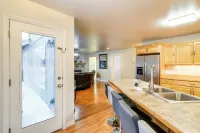 Anchorage Home about 8 Mi to Downtown!