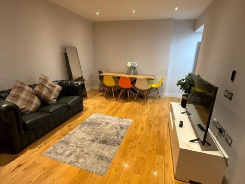 Crown Street Chic Retreat