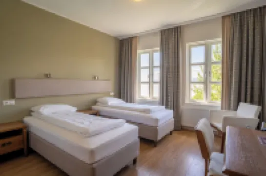 Gistihúsið - Lake Hotel Egilsstadir