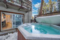 Zephyr Chalet Home for 8