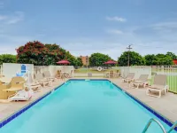 俄克拉荷馬德韋斯特城 - 俄克拉荷馬市 6 號開放式客房酒店 米德韋斯特城酒店