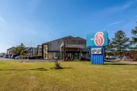 Motel 6 Kenly, NC Hôtels à : 