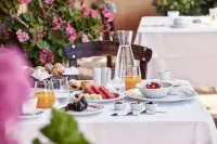 Candia Park Village - breakfast