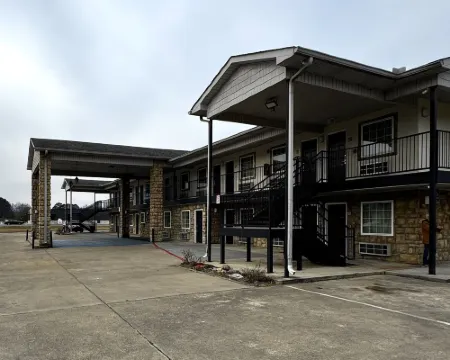 General Bragg Inn & Suites Chickamauga Hotels in Walker County