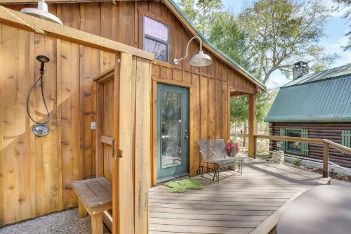 Private Hot Tub & Dock! Lakefront Log Cabin Oasis - Wifi