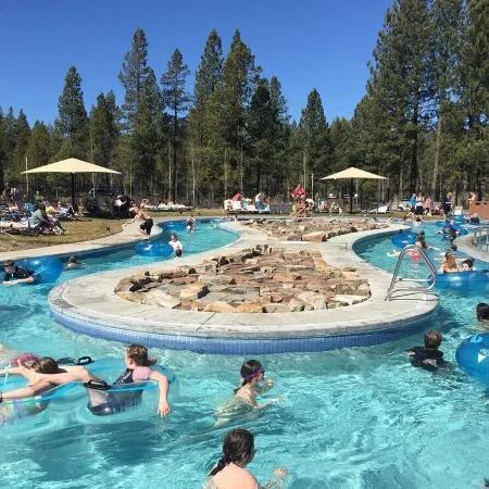 Sunriver Adventure Lodge - 4Br/3.5BA, 2 Primary Suites, A/C, Bikes, & Sharc