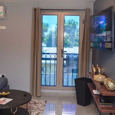 Resort Like Amenities - Accommodation In The City