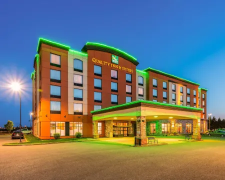 Quality Inn & Suites Hotels in Levis