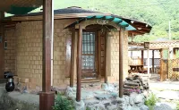 Ulsan Baenaegol Dandelion Pension