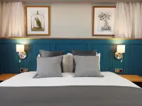 Holmfield Arms Hotels in Wakefield