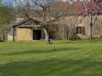 Maison Pierre Avec Piscine Privée Hotels in Blanquefort-sur-Briolance