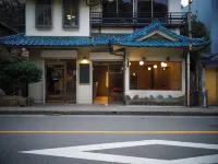 Wanderlust Inn Hotels near Hasedera