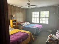 The Bunkhouse at St Julien - Vintage Waterfront Lake House