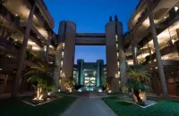 2 Bed Flat - Sleeps 7 - Pets - Pool - Parking Hotels in 