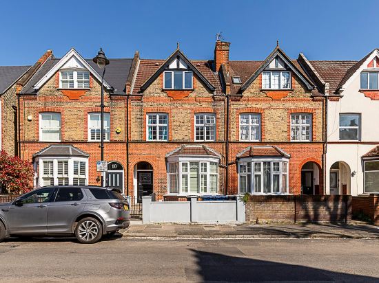 Chic Garden Flat in Leafy Ealing
