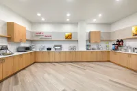 舒適套房飯店泰特斯維爾靠近肯尼迪航天中心 - 早餐