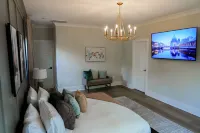 Luxury 4BR · Speakeasy · Theatre · Office · Duke - 주방