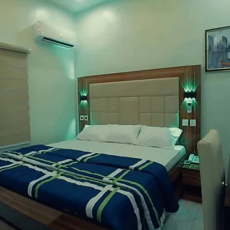 River Leaf Hotel & Suites - Guest Room