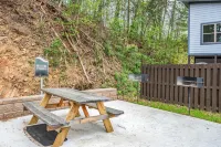 Charming New 5BR/4BA Cabin Near Dollywood. No Stee