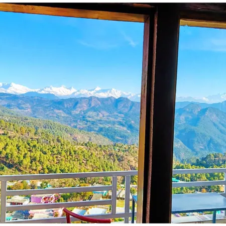 Goroomgo Himalaya Darshan Berinag