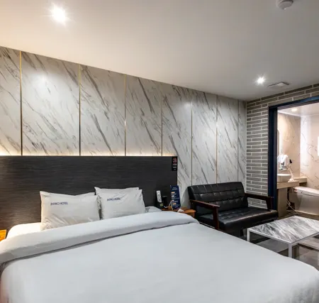 Yeoksam Intro Hotel Отели рядом с достопримечательностью «Флагманский магазин Line Friends»