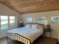Seneca Lake View Villa w/Pool, Hot Tub, & Fast Wifi