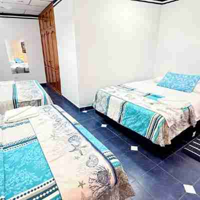 Galapagos Family Vacation 3 Br. Centrally Located and Ocean View Rooms